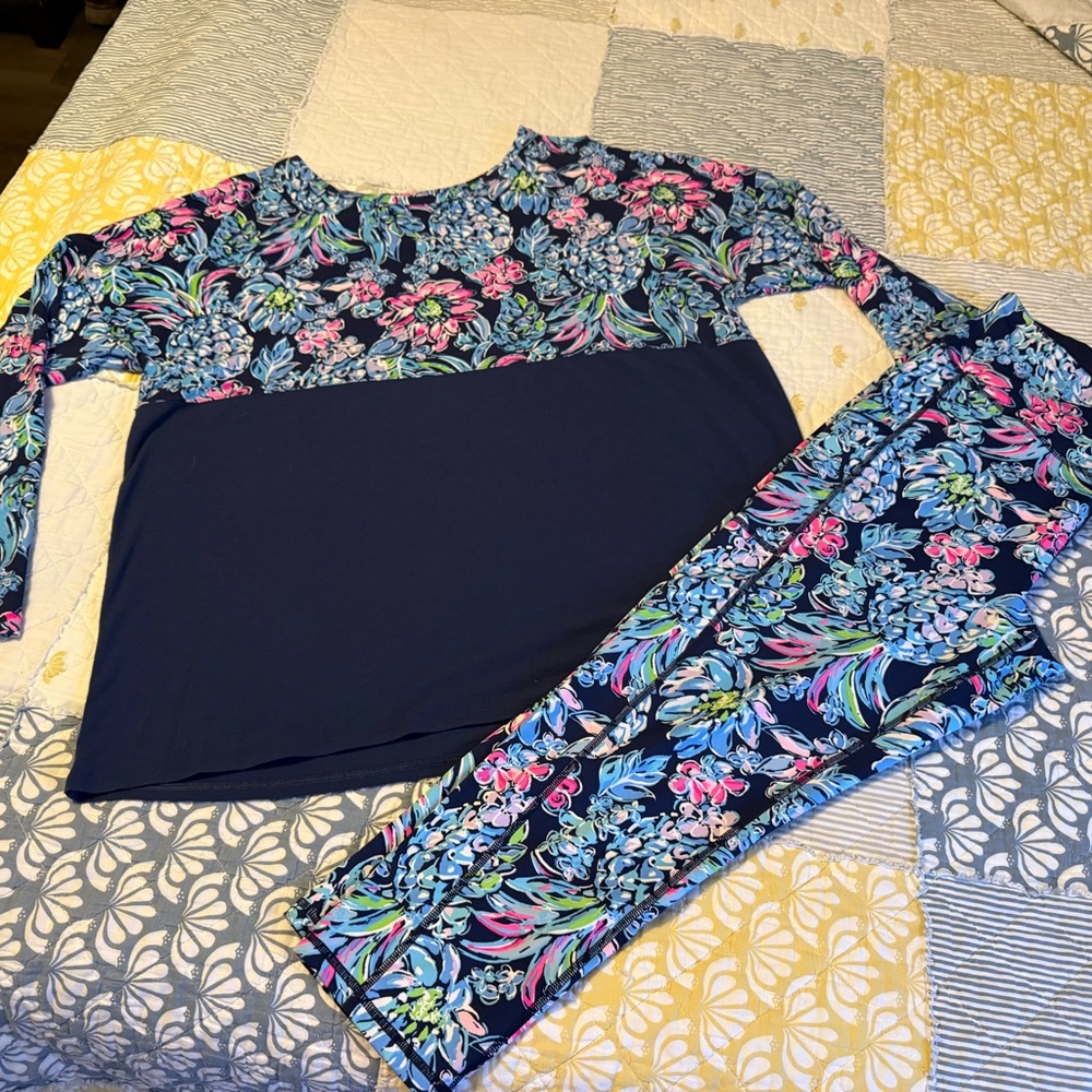Lilly Pulitzer High Rise Crop Leggings AND Finn in High Tide Pineapple Paradise
